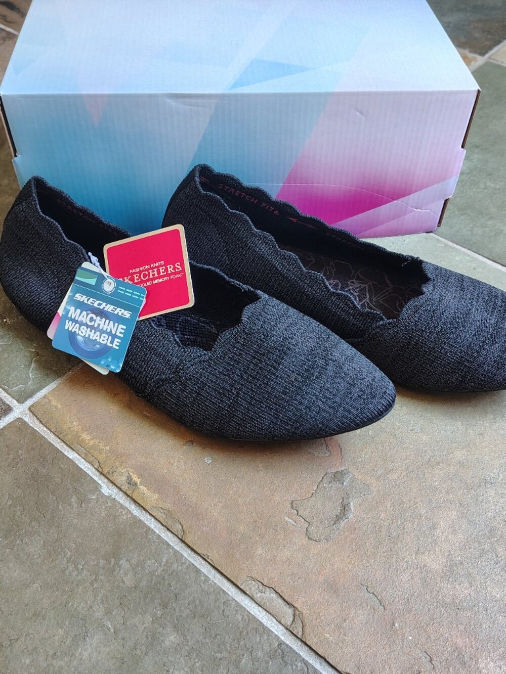 New Skechers Flat Shoe
